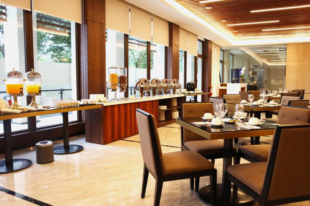 Hotel Casiana & Events Center Tagaytay Managed By Hii Tagaytay City Exterior photo